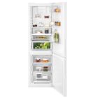 AEG ORC7P321DW Fridge Freezer Interior